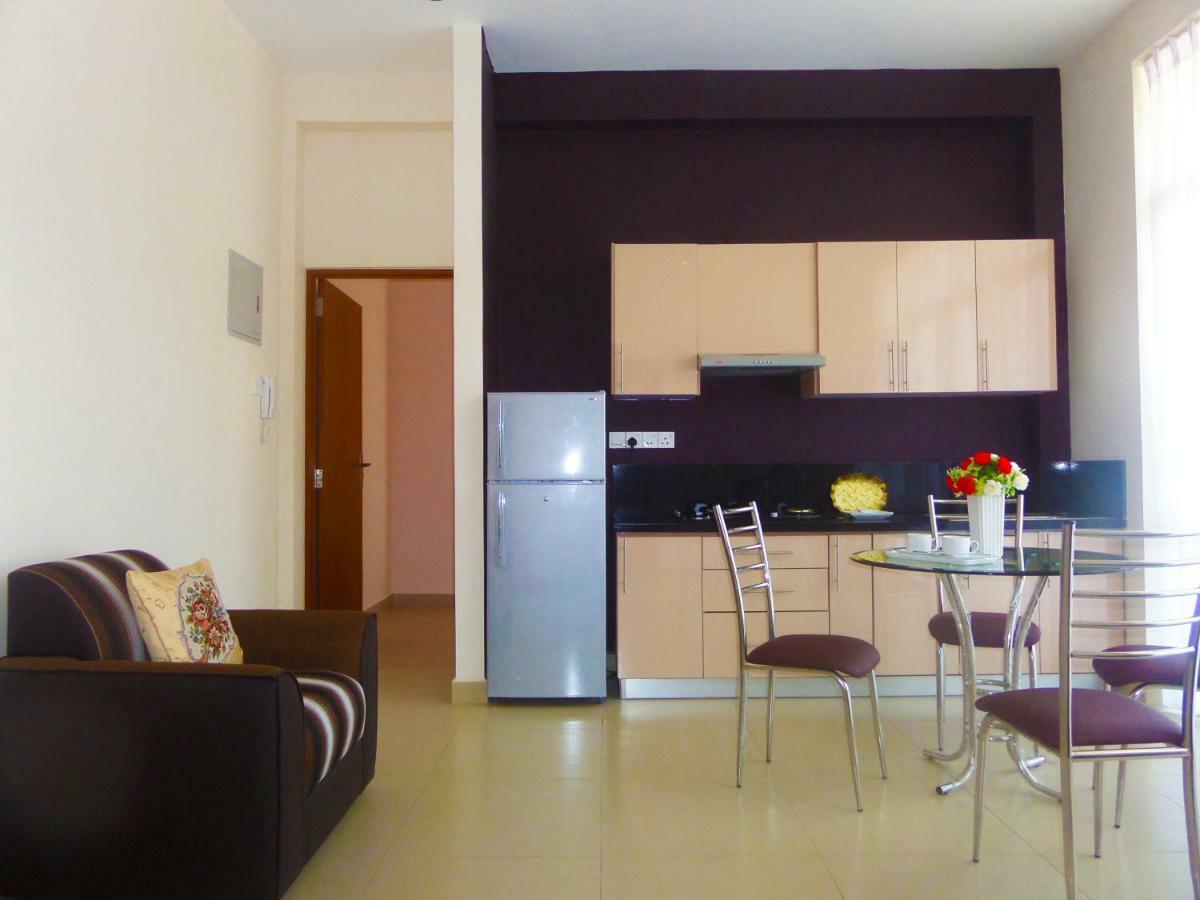 Vivas Residencies Luxury Apartments Dehiwala-Mount Lavinia Esterno foto